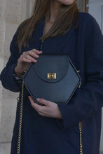 Charger l'image dans la galerie, SAC NOIR ODYSSÉE EN CUIR PLEINE FLEUR
